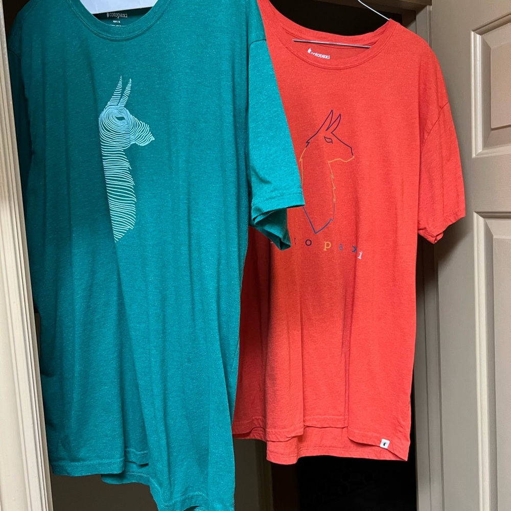 2 Cotopaxi XL Orange and Green Graphic Tees T-shirt